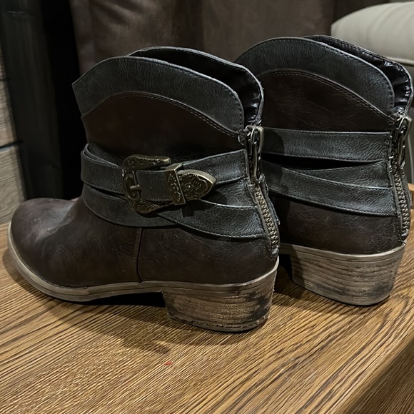 Cowboy Booties - Picture 3 of 6